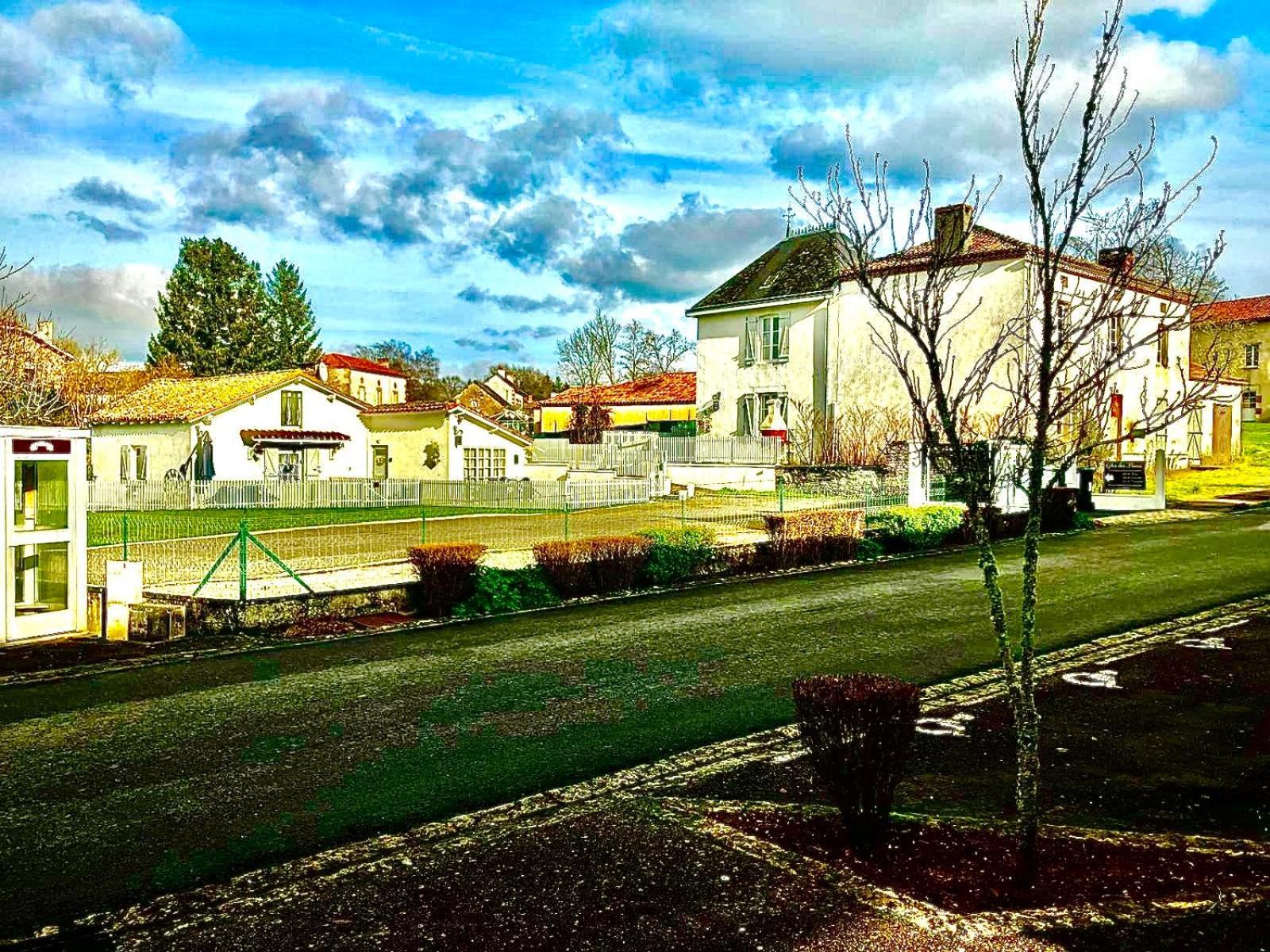Gite Des Roses Oradour-Fanais Εξωτερικό φωτογραφία